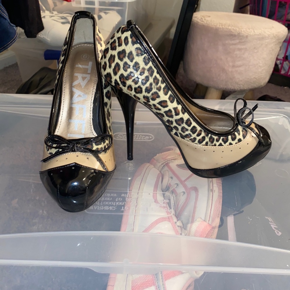 Heels-pumps